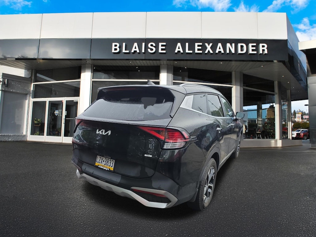 Used 2023 Kia Sportage Hybrid EX SUV