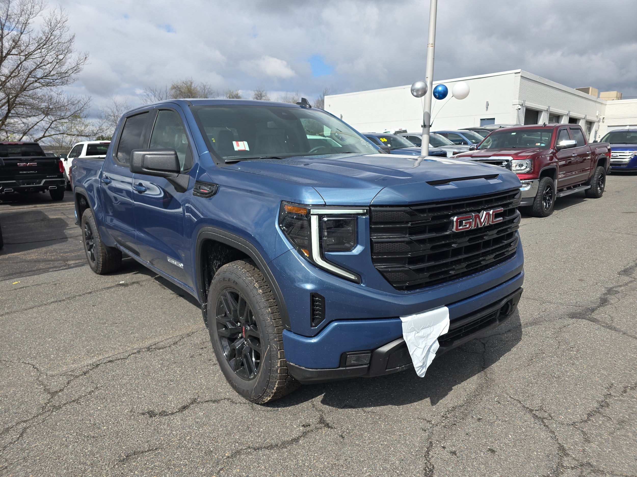 2026 GMC Sierra 4WD Crew Cab Short Box Elevation's photo