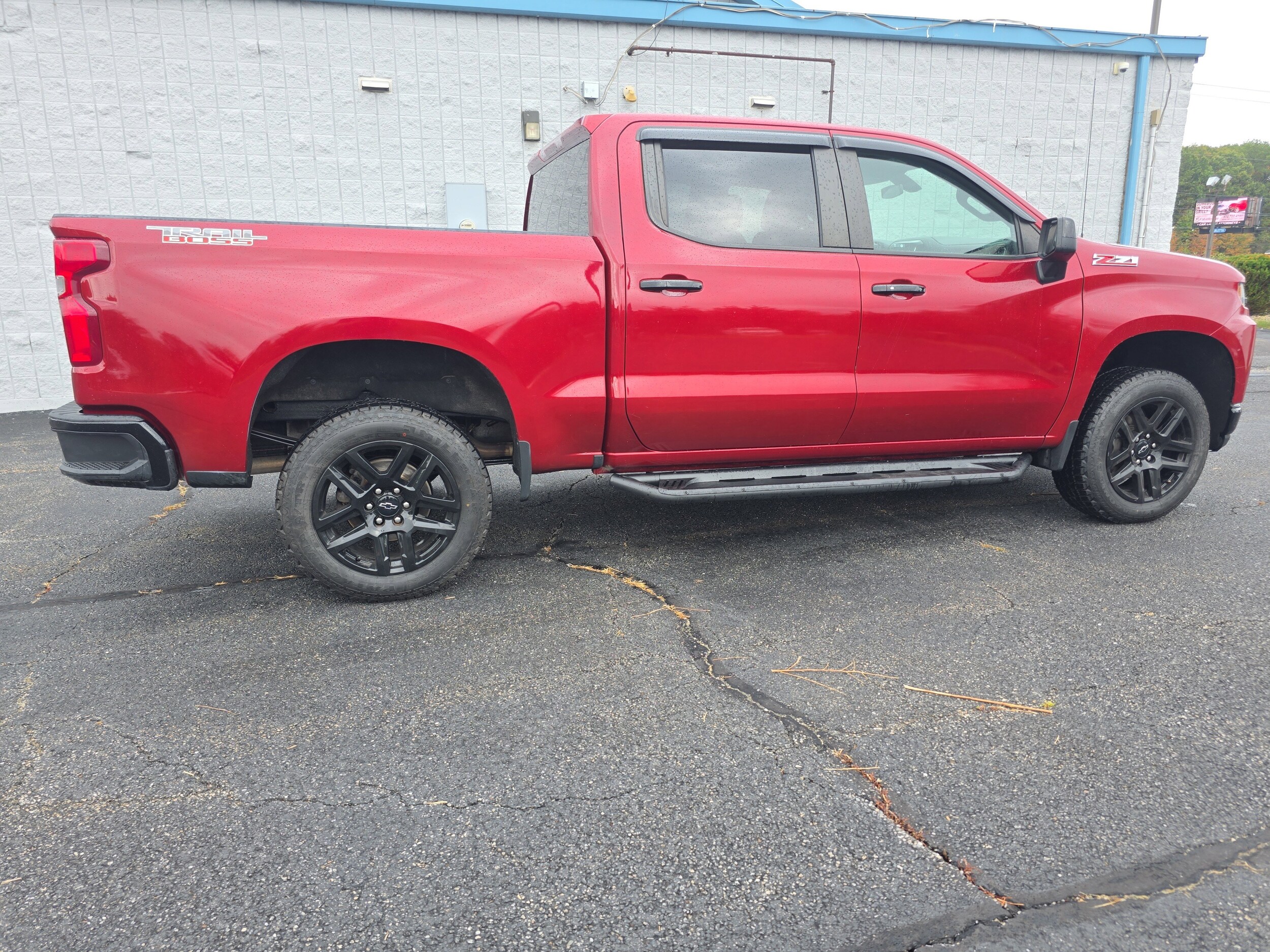 2021 Chevrolet Silverado 1500 LT Trail Boss photo 3