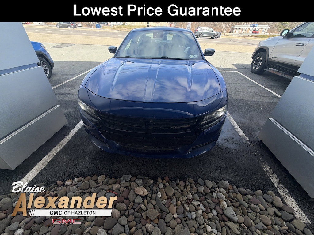 Used 2019 Dodge Charger SXT Sedan