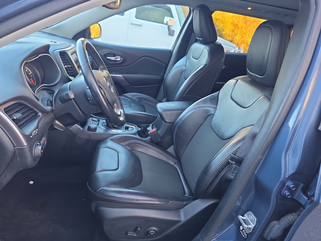 Used 2021 Jeep Cherokee Latitude Plus SUV