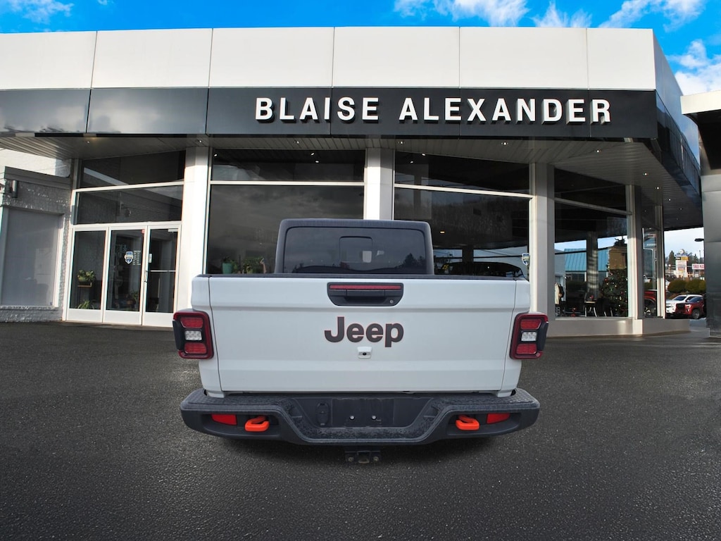 Used 2025 Jeep Gladiator Mojave Truck Crew Cab