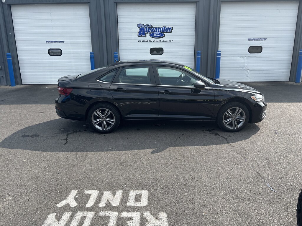 Used 2024 Volkswagen Jetta 1.5T SE Sedan