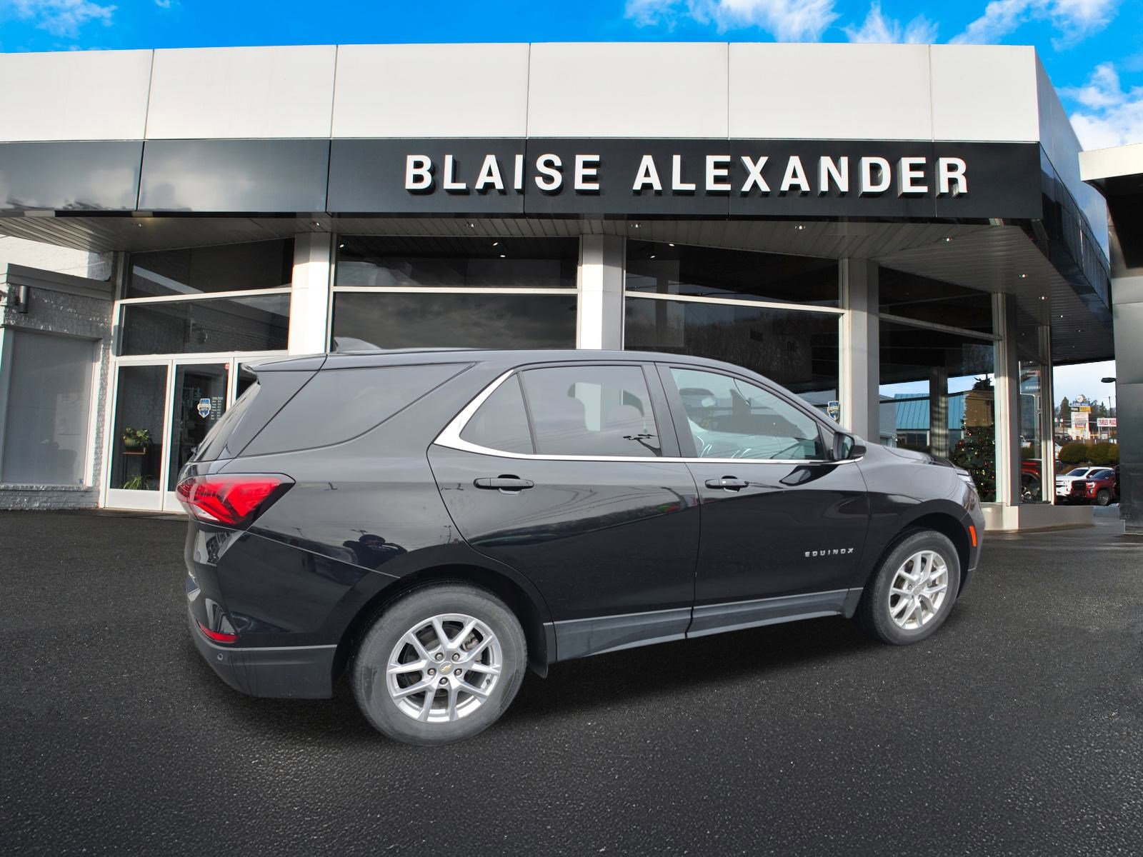 2023 Chevrolet Equinox LT photo 3