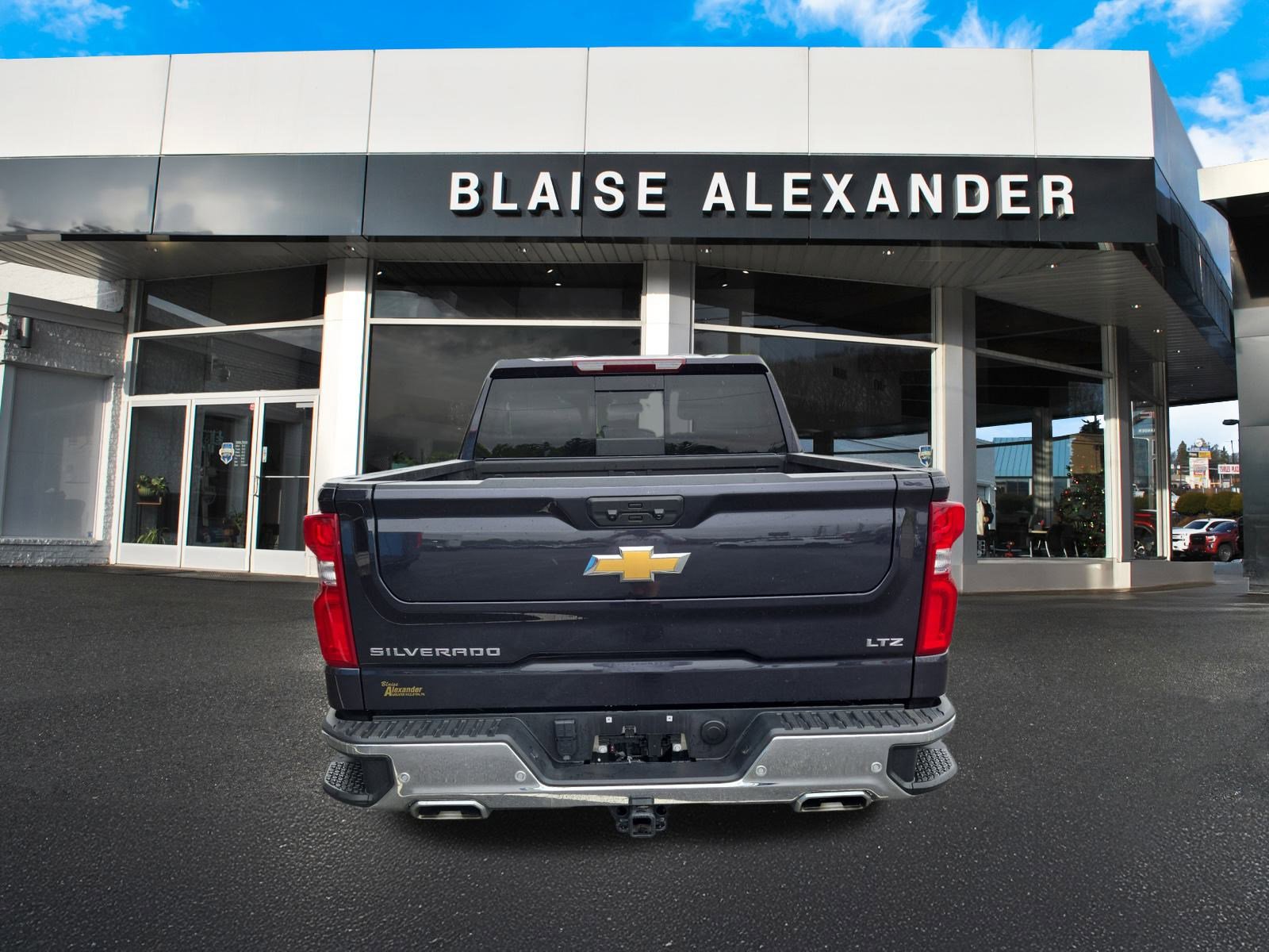 2024 Chevrolet Silverado 1500 LTZ photo 2