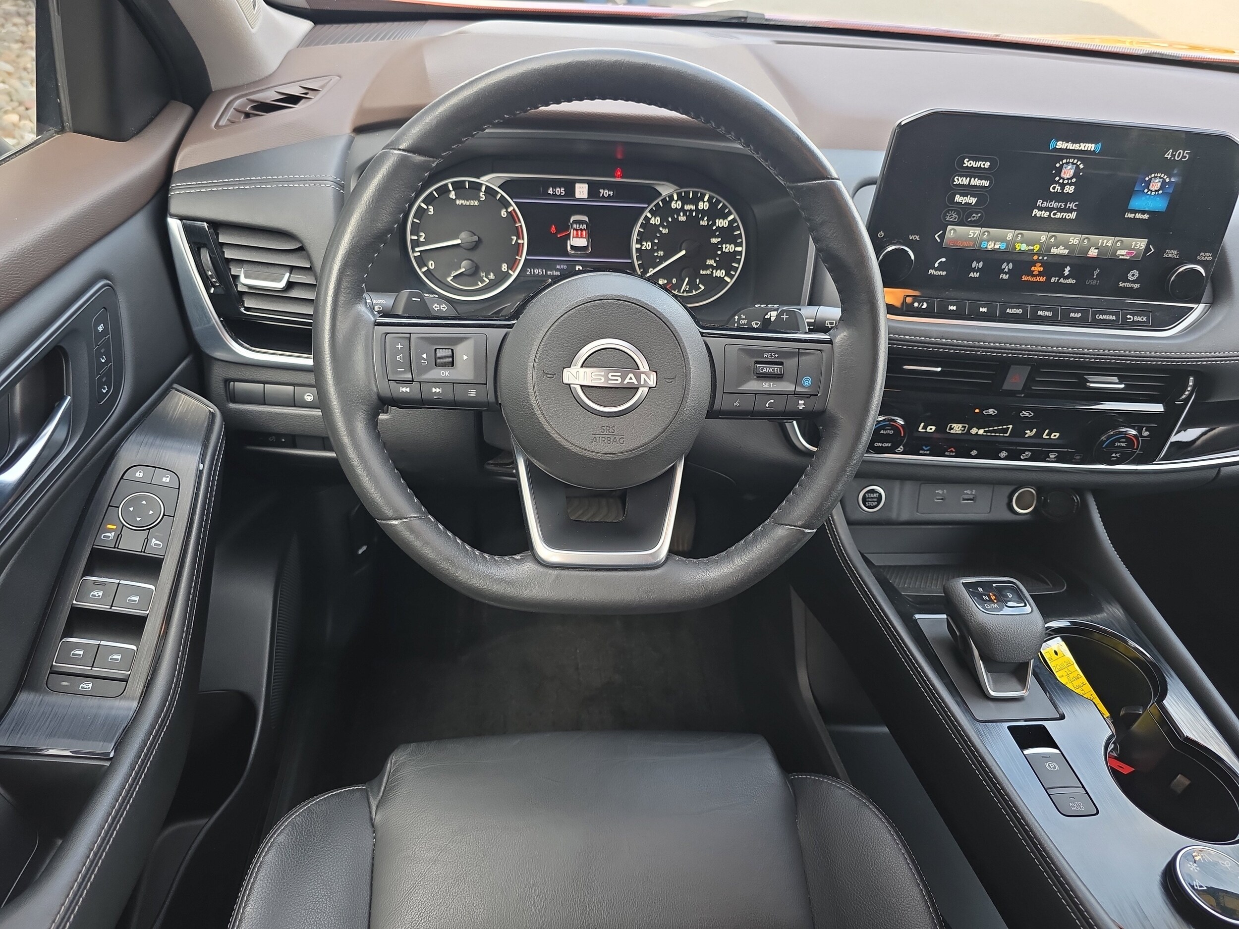 2023 Nissan Rogue SL photo 2