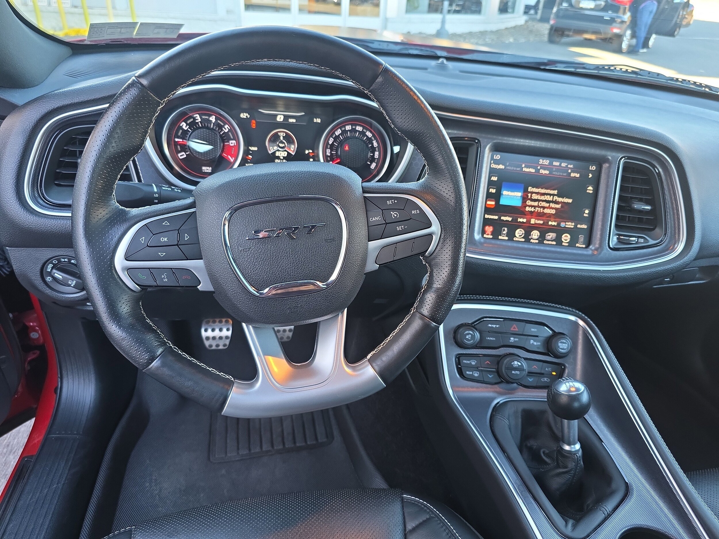 2016 Dodge Challenger SRT8 392 photo 3