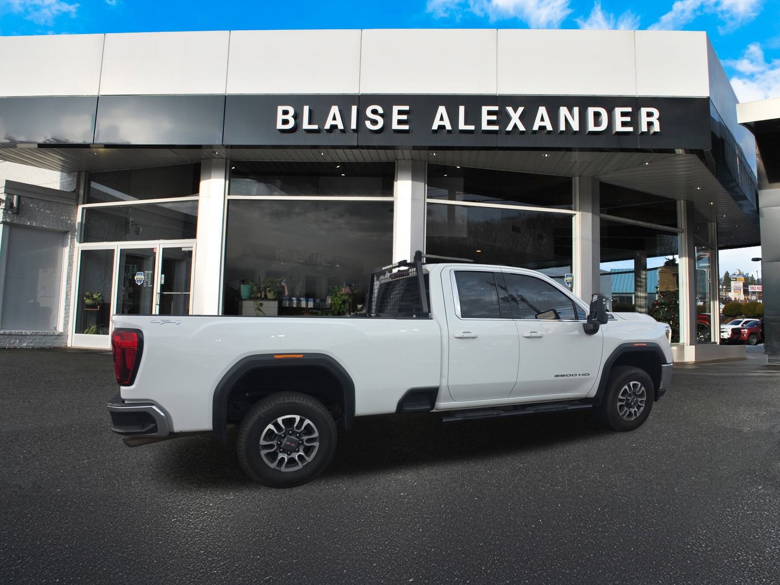 2022 Gmc Sierra 3500 HD SLE photo 3