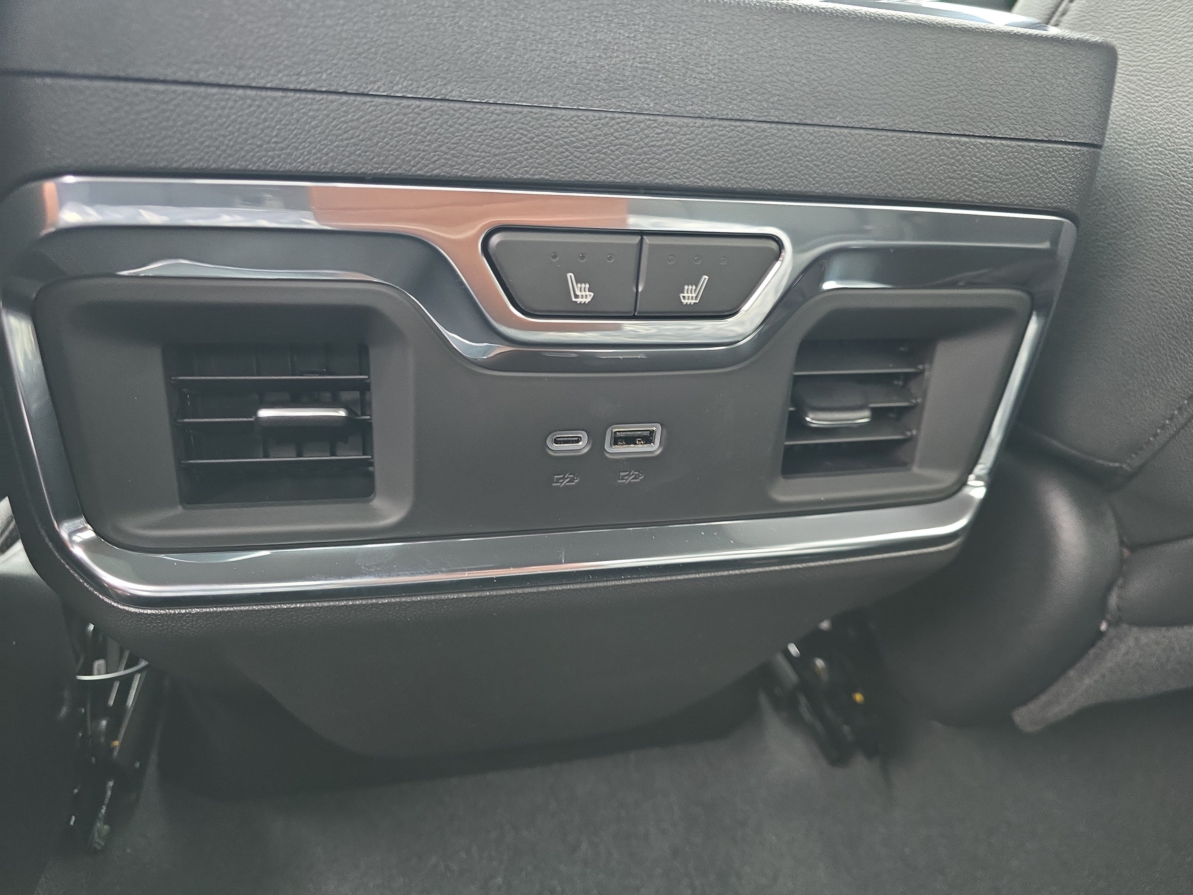 2026 GMC Sierra 1500 SLT - Photo 12