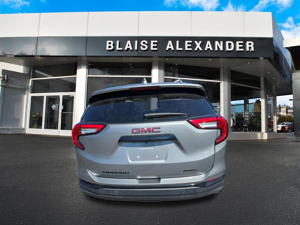 Used 2023 GMC Terrain SLE SUV