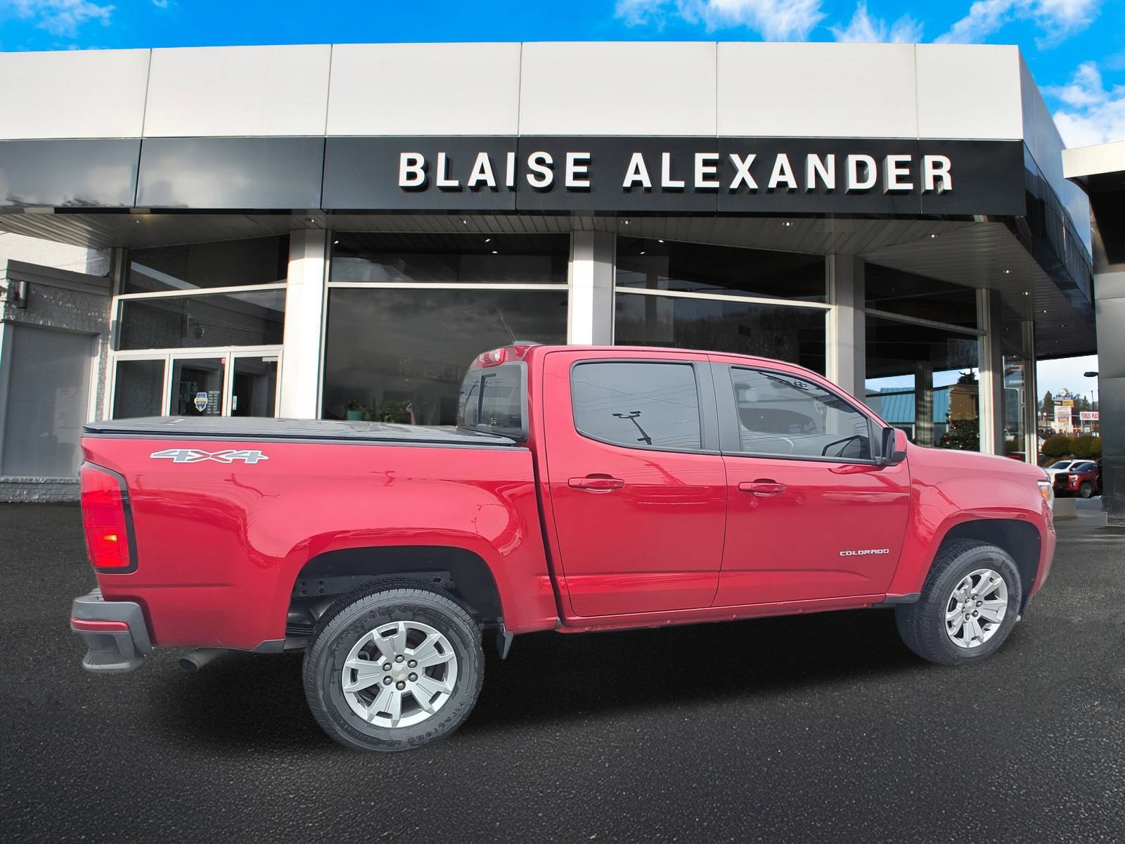 2021 Chevrolet Colorado LT photo 3