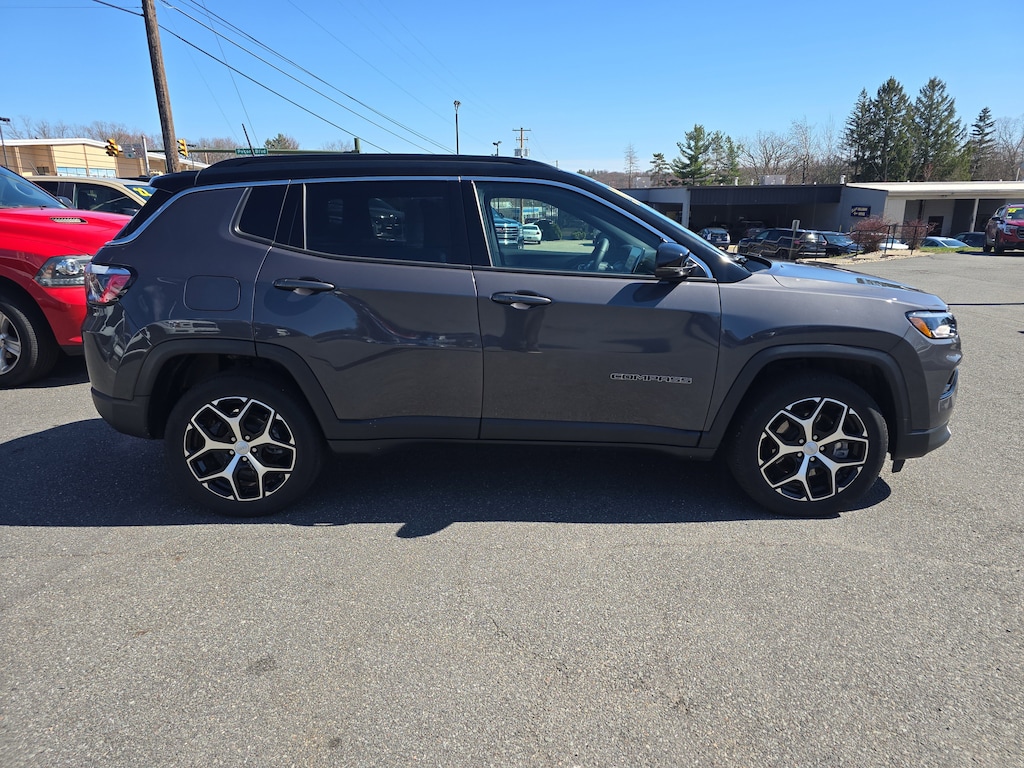 Used 2024 Jeep Compass Limited SUV