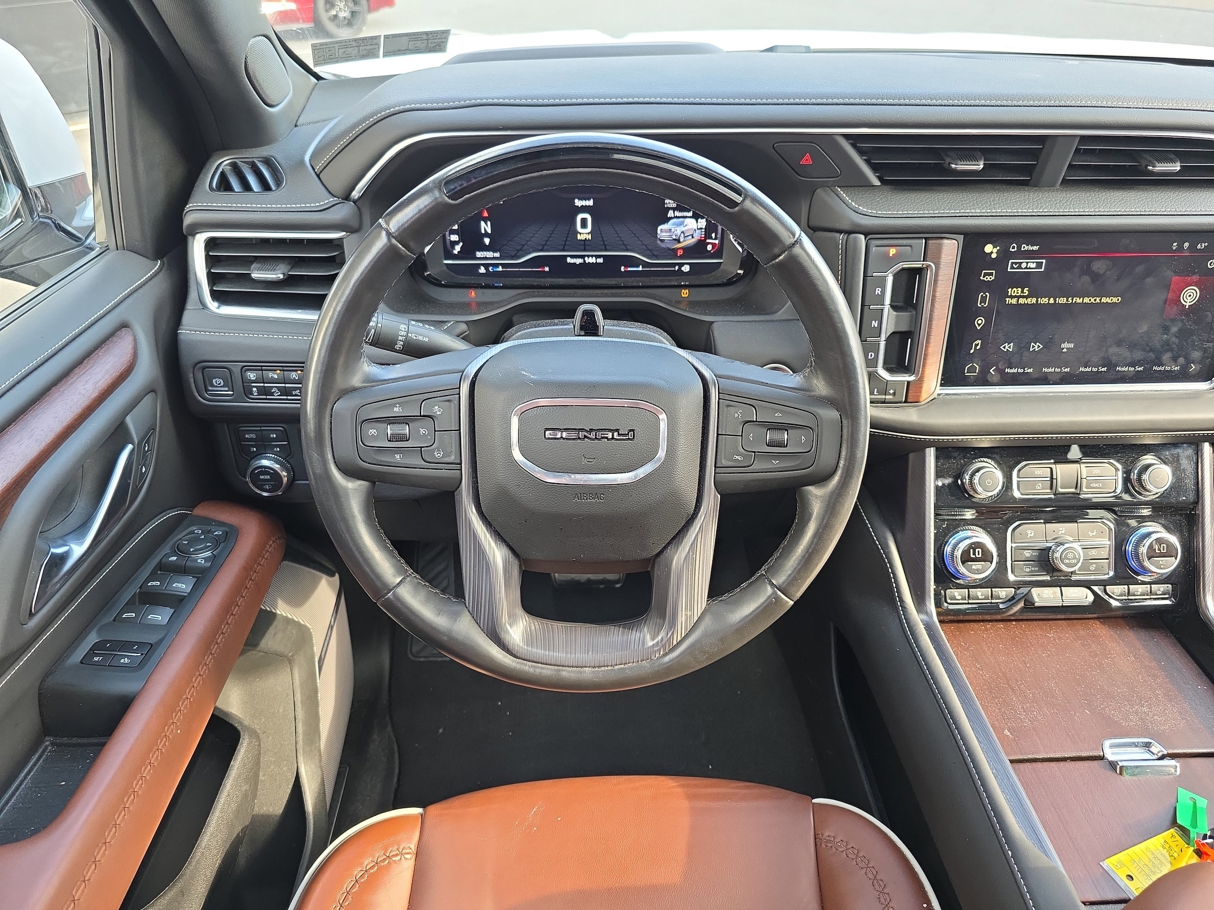2023 Gmc Yukon XL Denali Ultimate photo 3