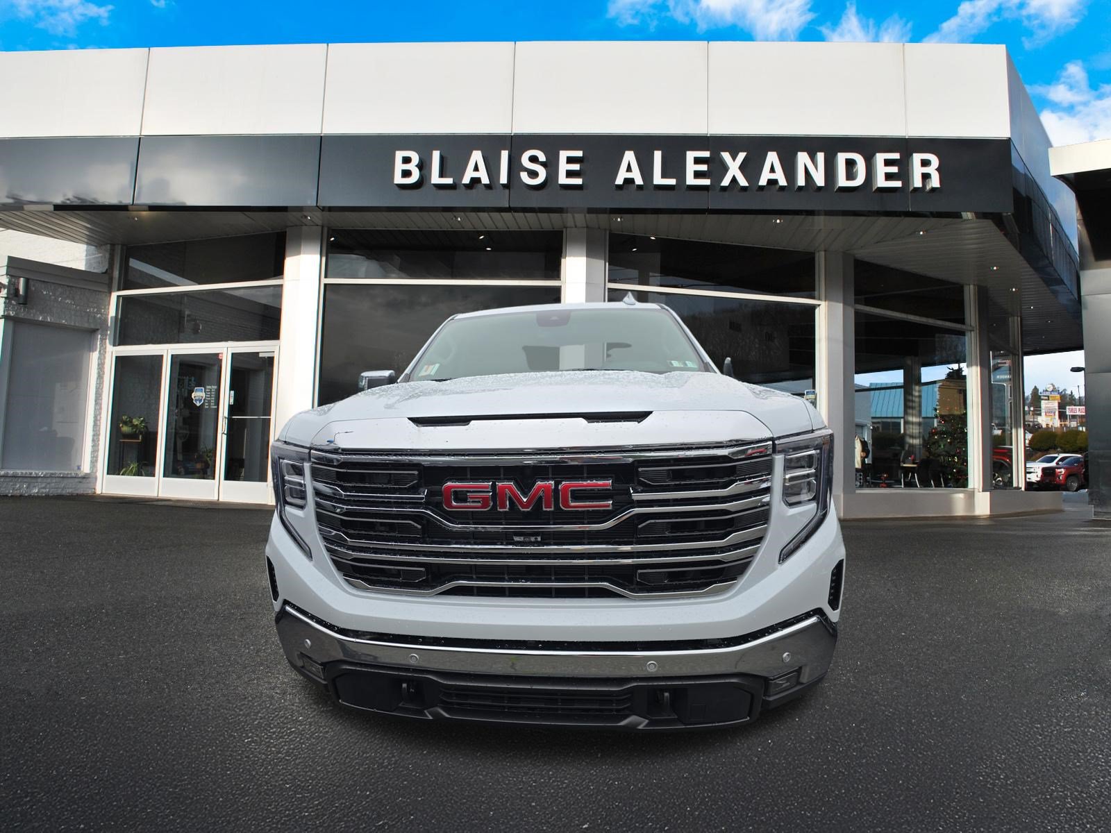 2026 GMC Sierra 1500 SLT - Photo 7