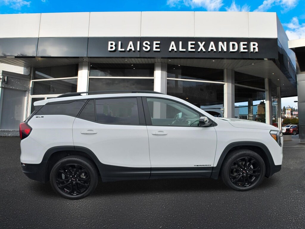 Used 2022 GMC Terrain SLE SUV