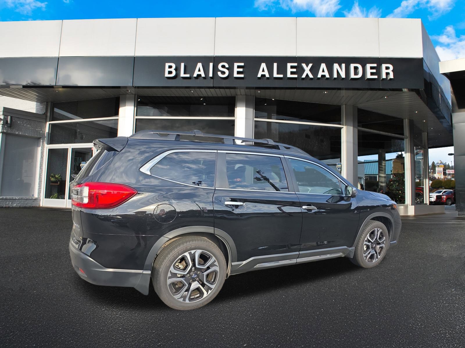 2023 Subaru Ascent Touring photo 2