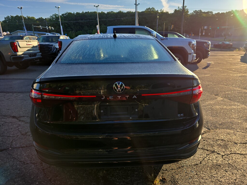 Used 2025 Volkswagen Jetta 1.5T SE Sedan