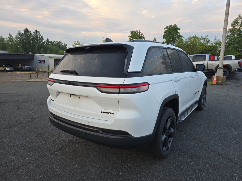 Used 2024 Jeep Grand Cherokee Limited SUV