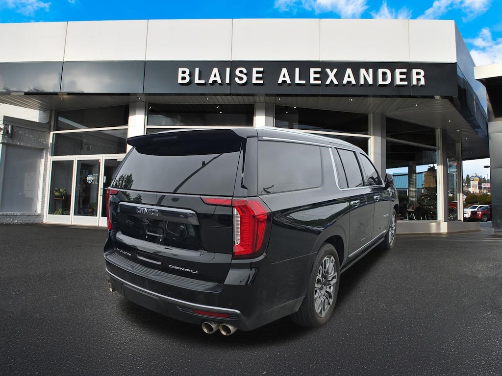 Used 2023 GMC Yukon XL Denali Ultimate SUV