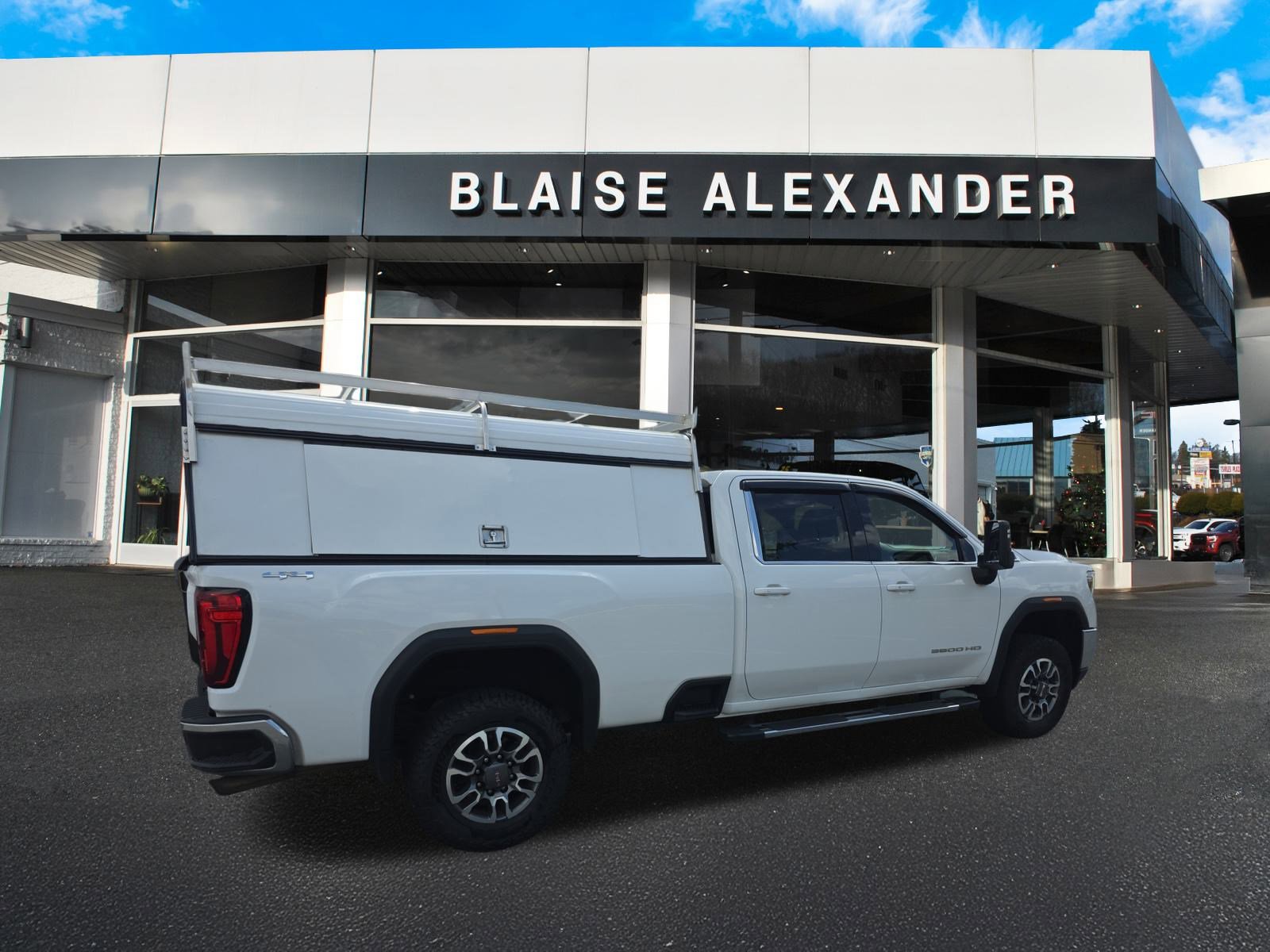 2022 Gmc Sierra 3500 HD SLE photo 4