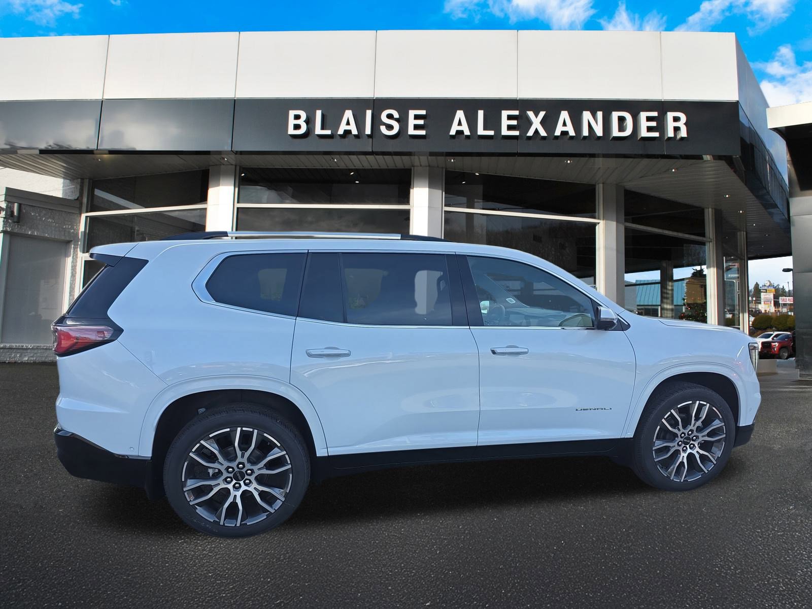 2026 Gmc Acadia Denali photo 2