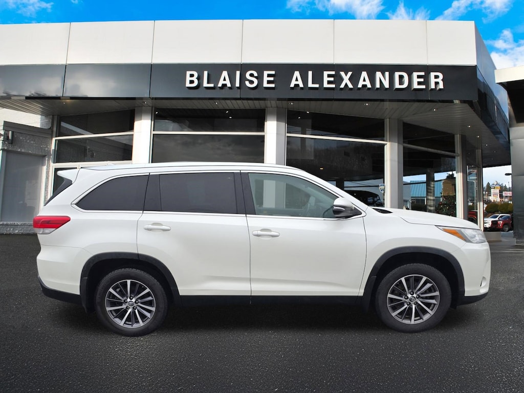 Used 2019 Toyota Highlander XLE V6 SUV