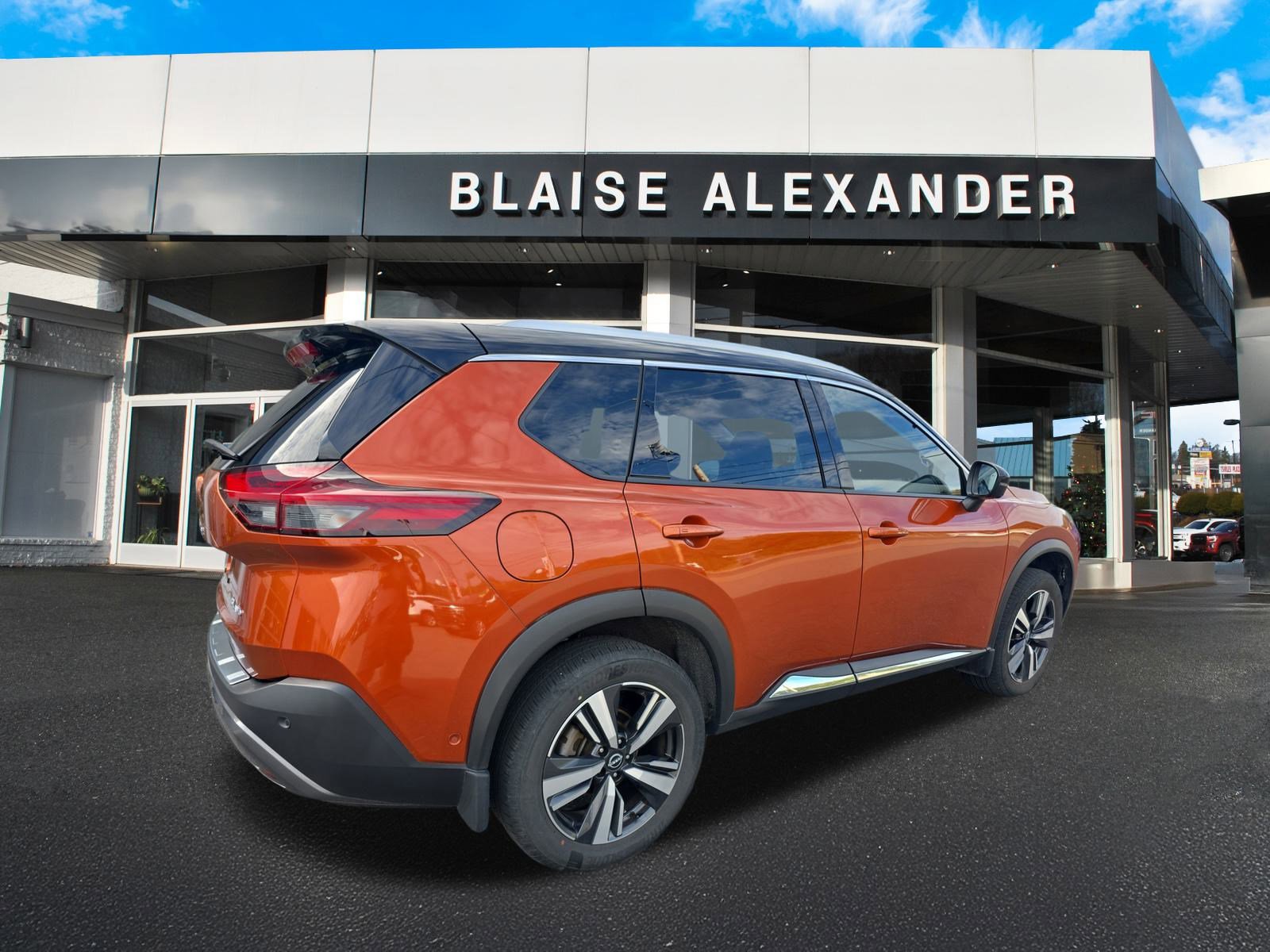 2023 Nissan Rogue SL photo 3