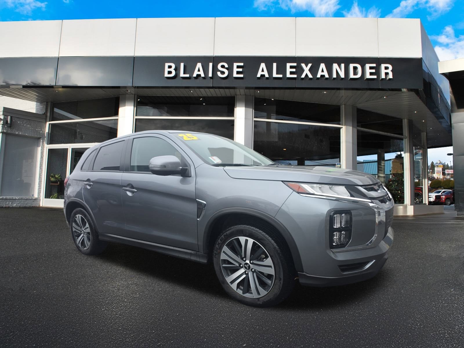 2025 Mitsubishi Outlander Sport SE's photo