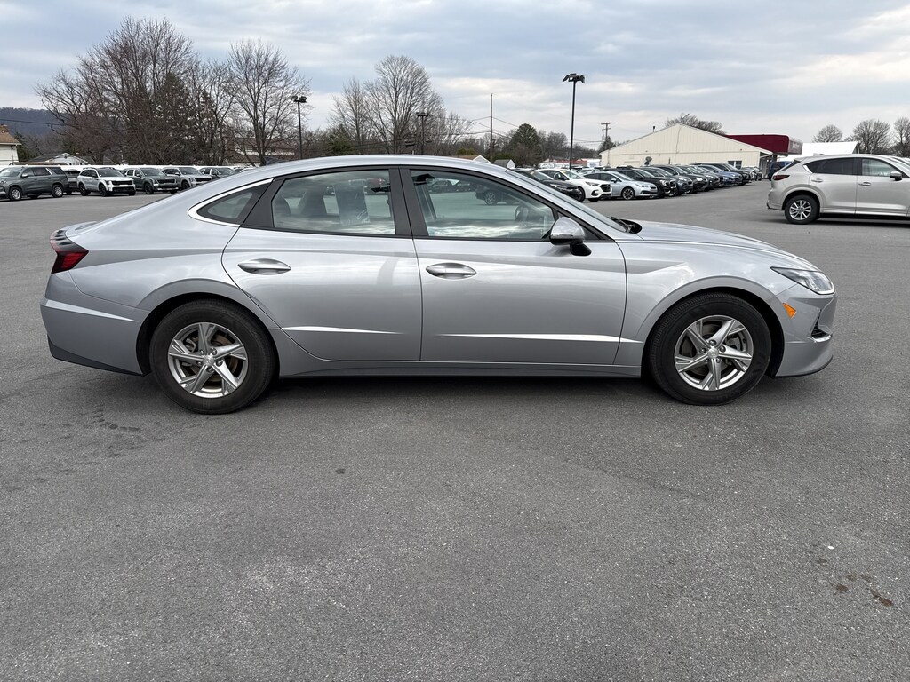Used 2023 Hyundai Sonata SE Sedan