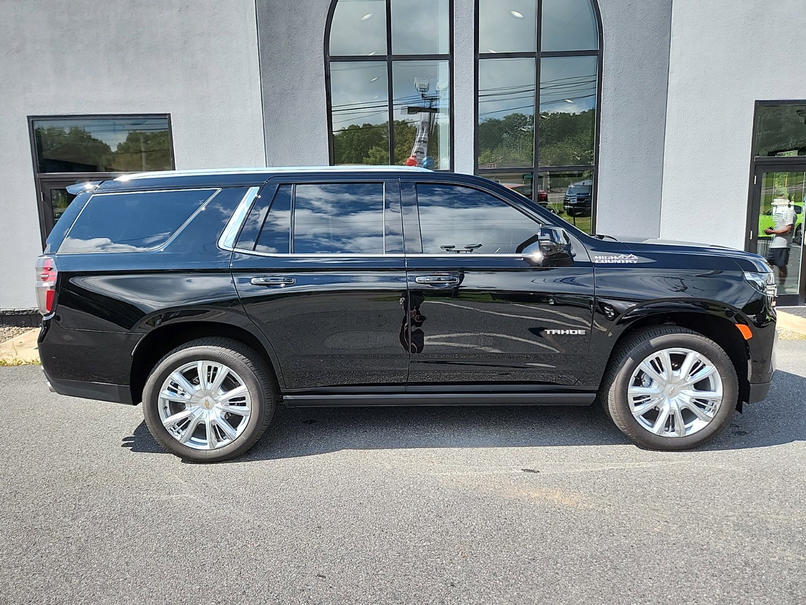 Used 2024 Chevrolet Tahoe High Country with VIN 1GNSKTKL3RR146713 for sale in Hazle Township, PA