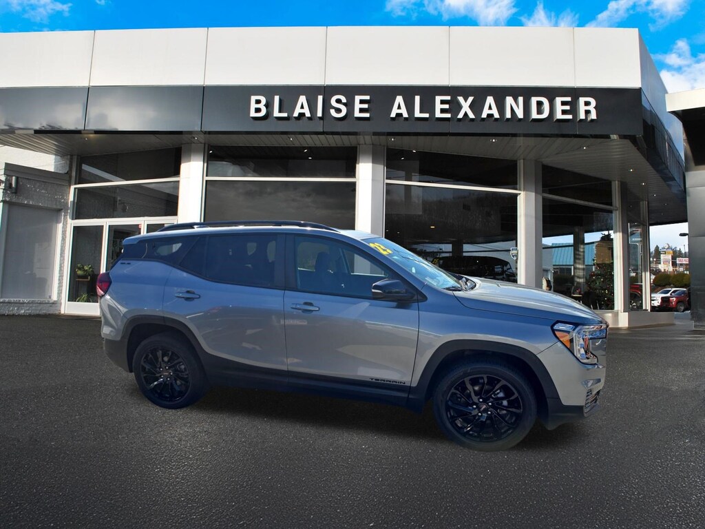 Used 2023 GMC Terrain SLE SUV