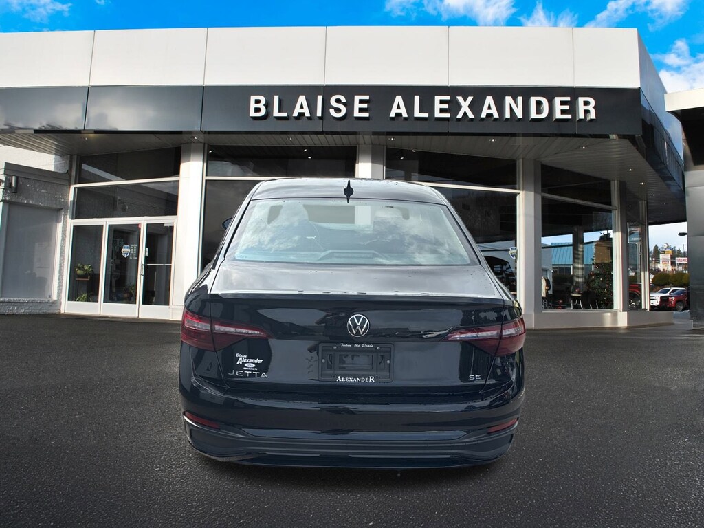Used 2024 Volkswagen Jetta 1.5T SE Sedan