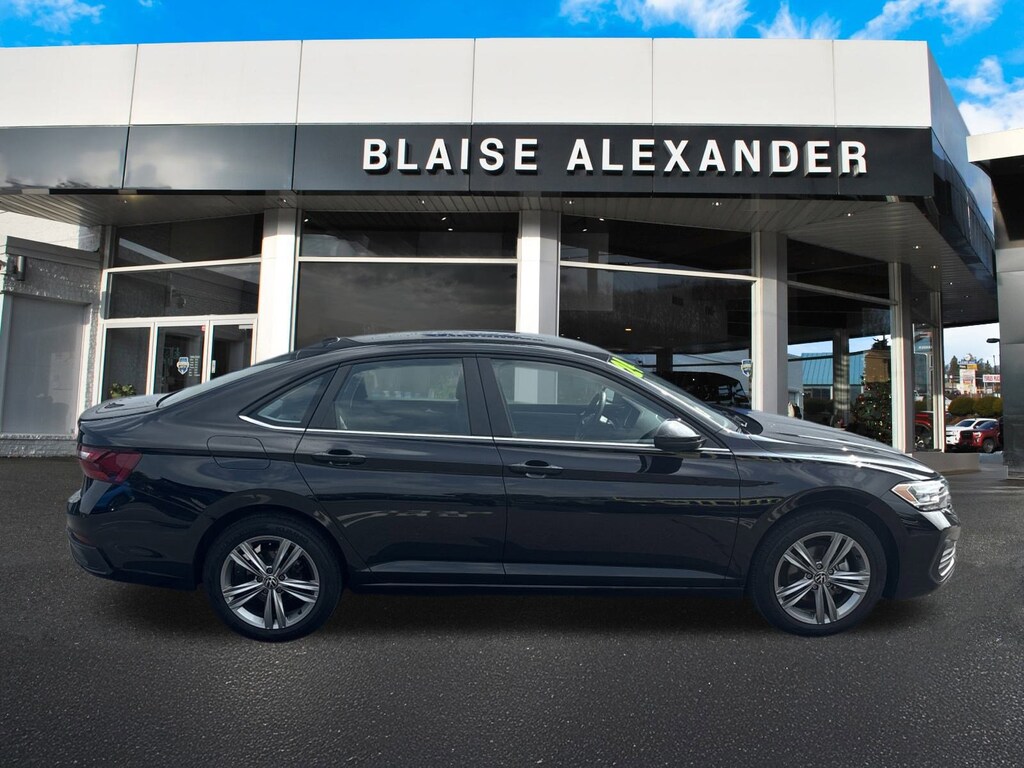 Used 2024 Volkswagen Jetta 1.5T SE Sedan