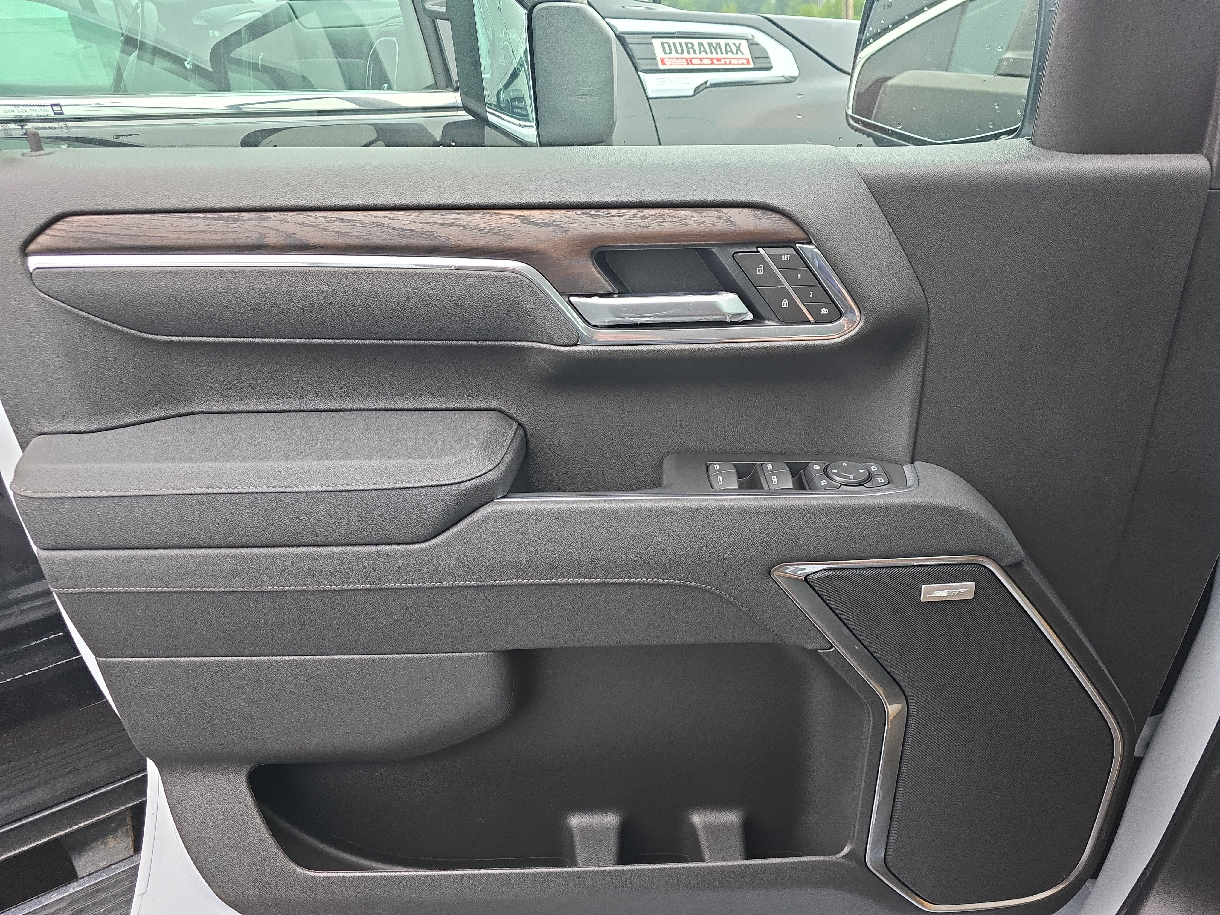 2026 GMC Sierra 1500 SLT - Photo 14