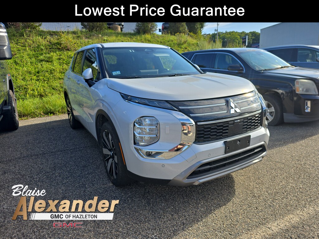 Used 2025 Mitsubishi Outlander SE SUV