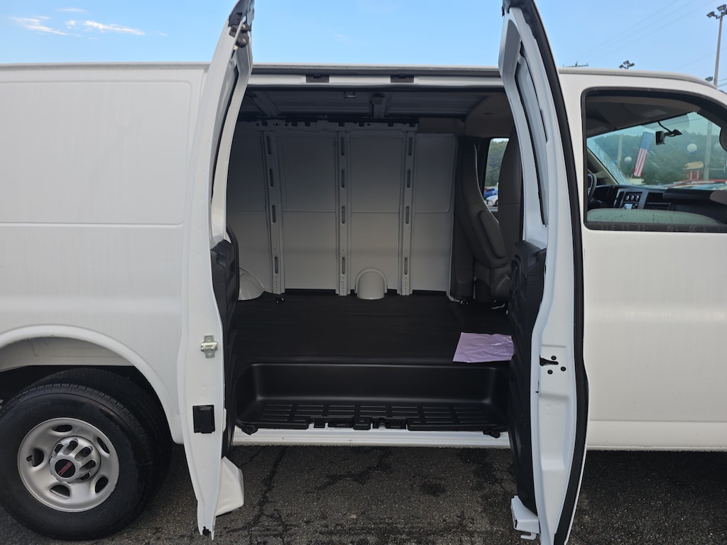 New 2026 GMC Savana 3500 Work Van Van Cargo Van