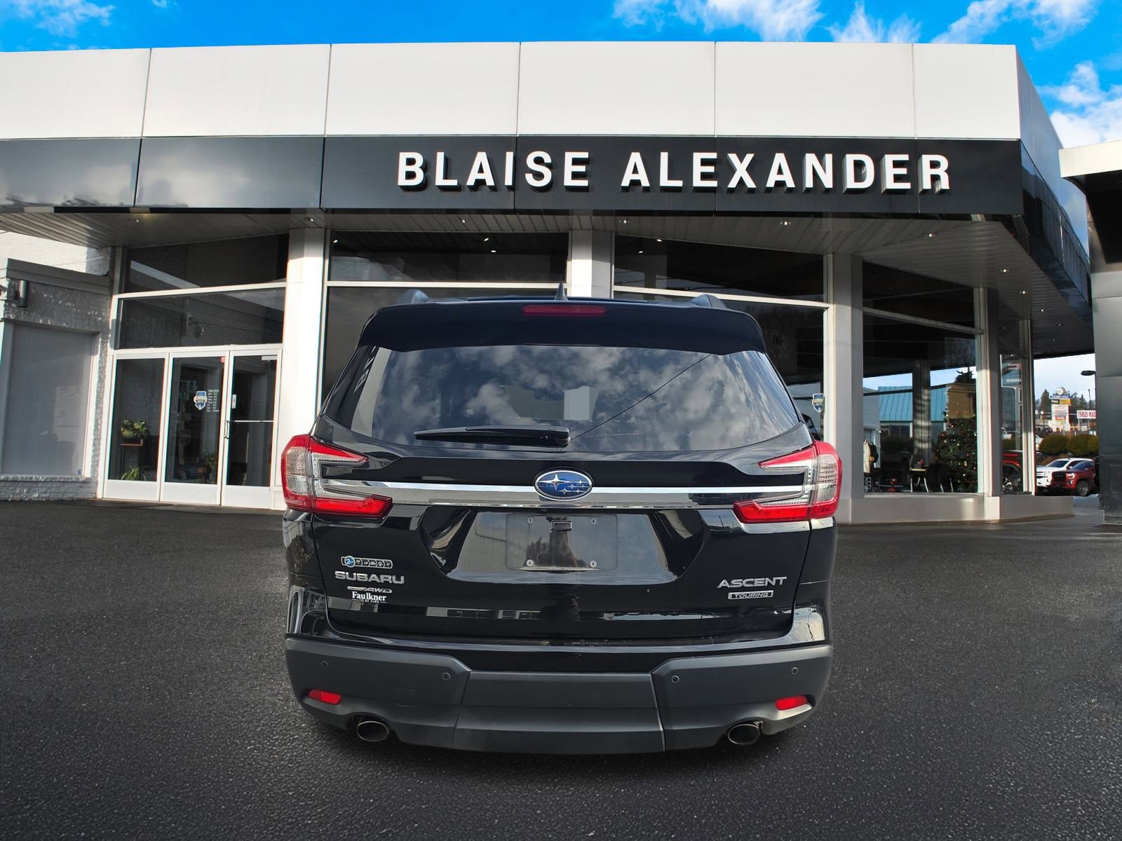 2023 Subaru Ascent Touring photo 3