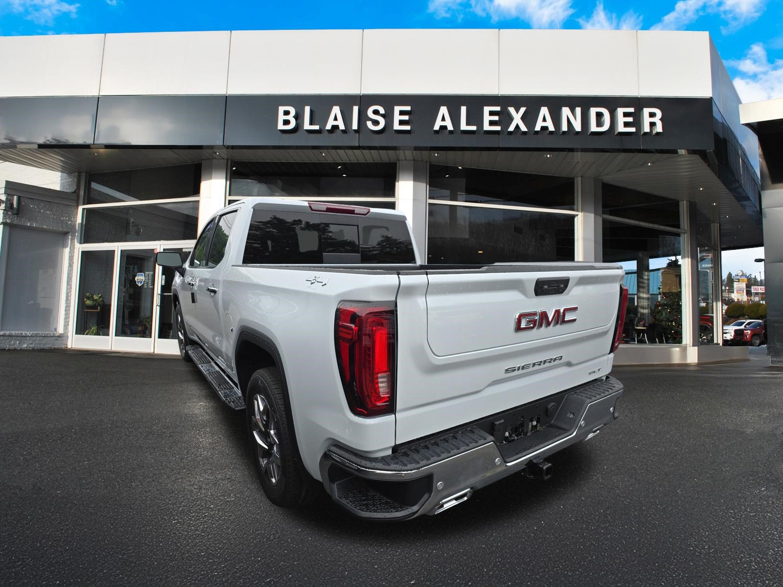 2026 GMC Sierra 1500 SLT - Photo 5