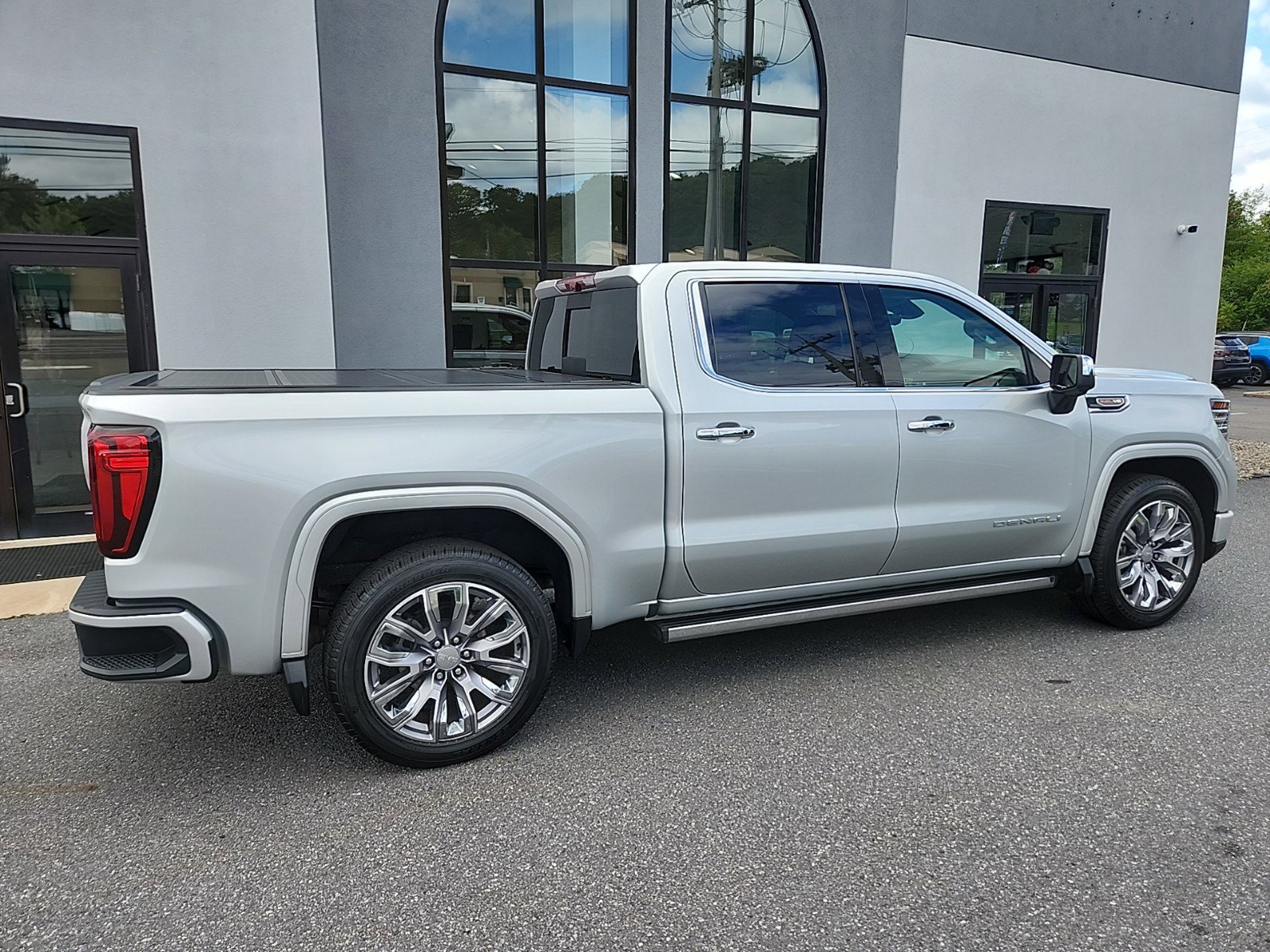 Used 2022 GMC Sierra 1500 Denali Denali with VIN 1GTUUGELXNZ542176 for sale in Hazle Township, PA