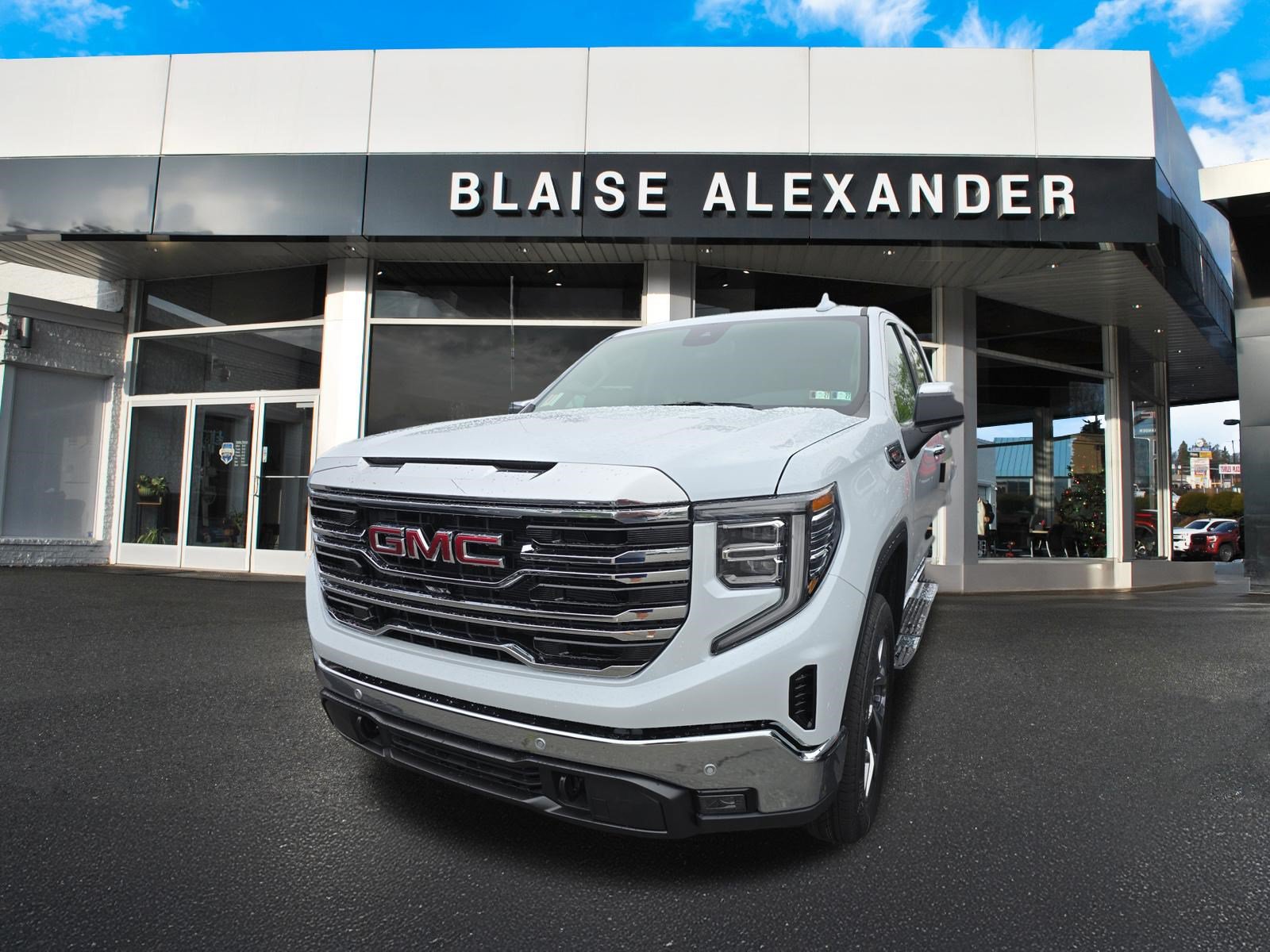 2026 GMC Sierra 1500 SLT - Photo 6
