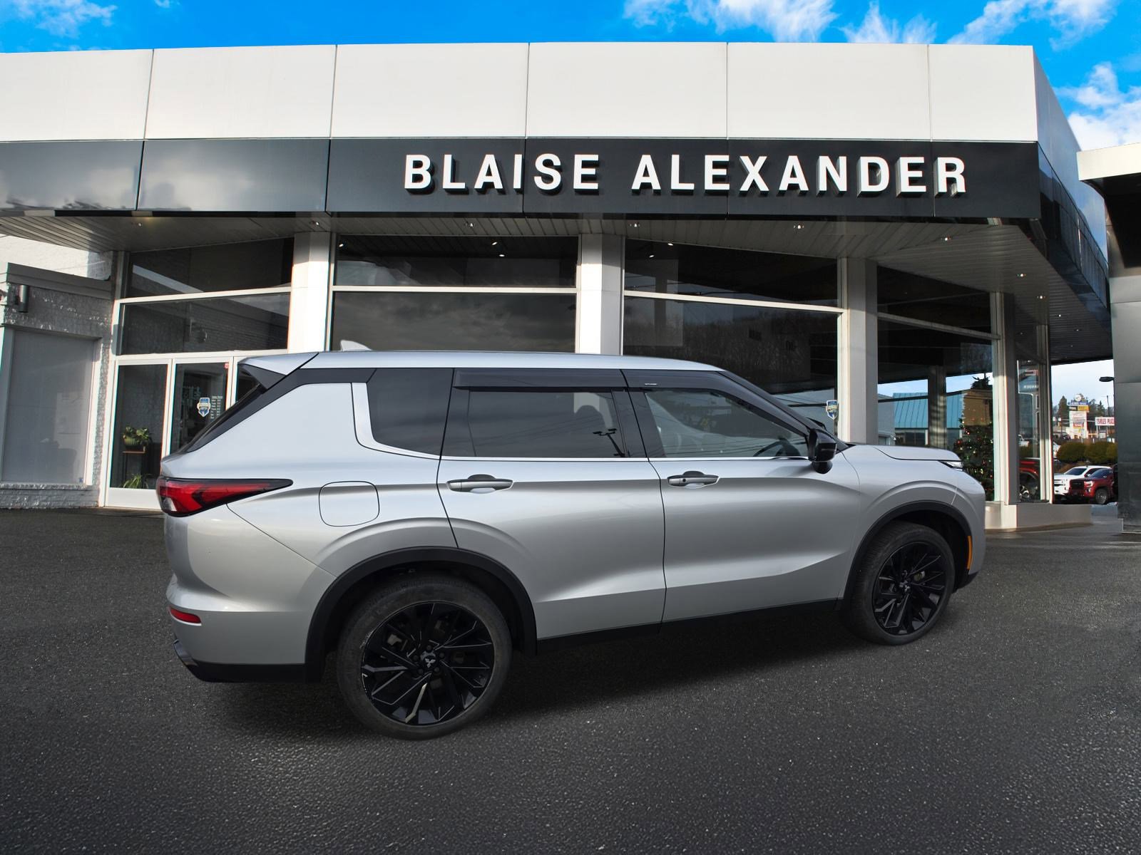 2022 Mitsubishi Outlander SE photo 3