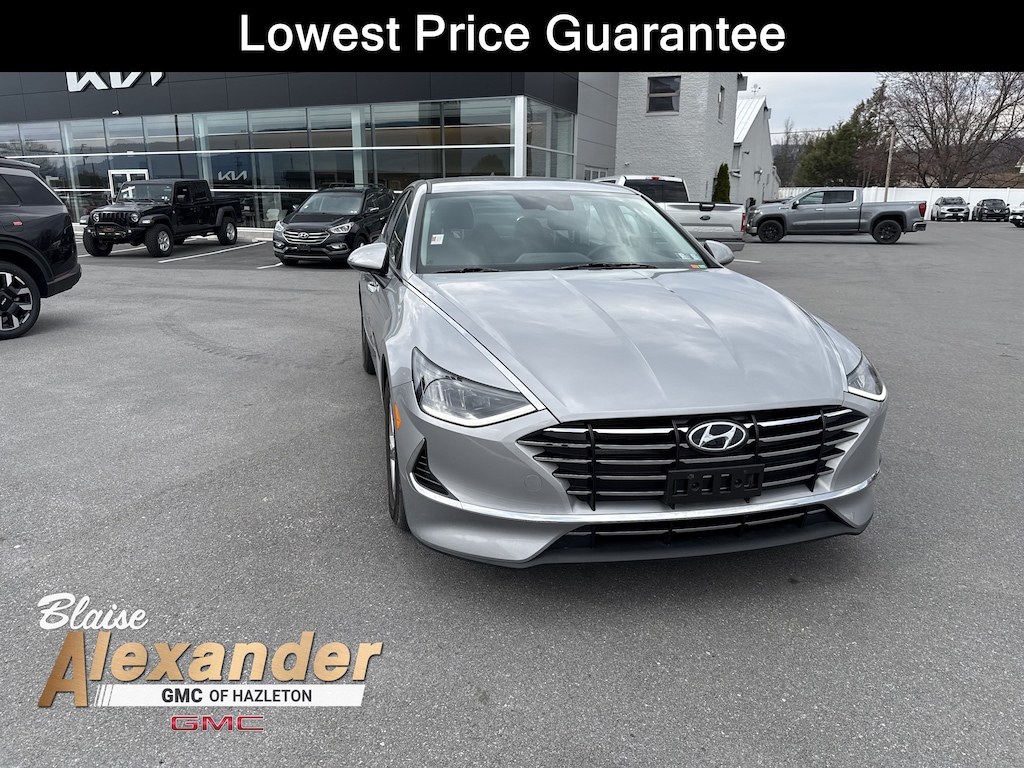 Used 2023 Hyundai Sonata SE Sedan
