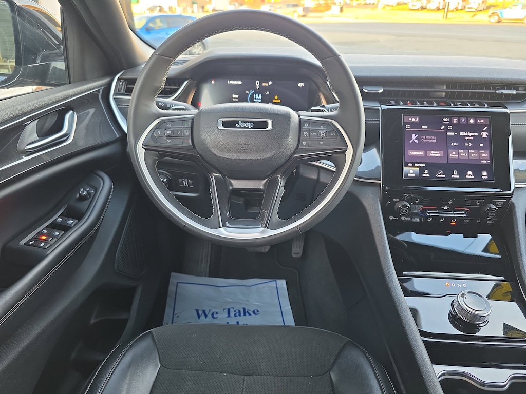 Used 2023 Jeep Grand Cherokee Laredo SUV