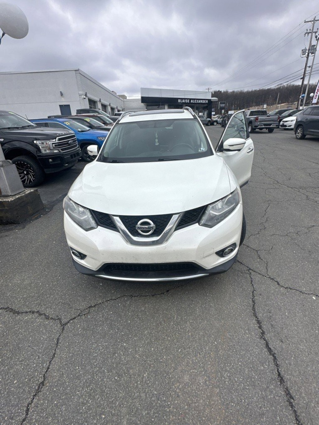 Used 2016 Nissan Rogue SL SUV