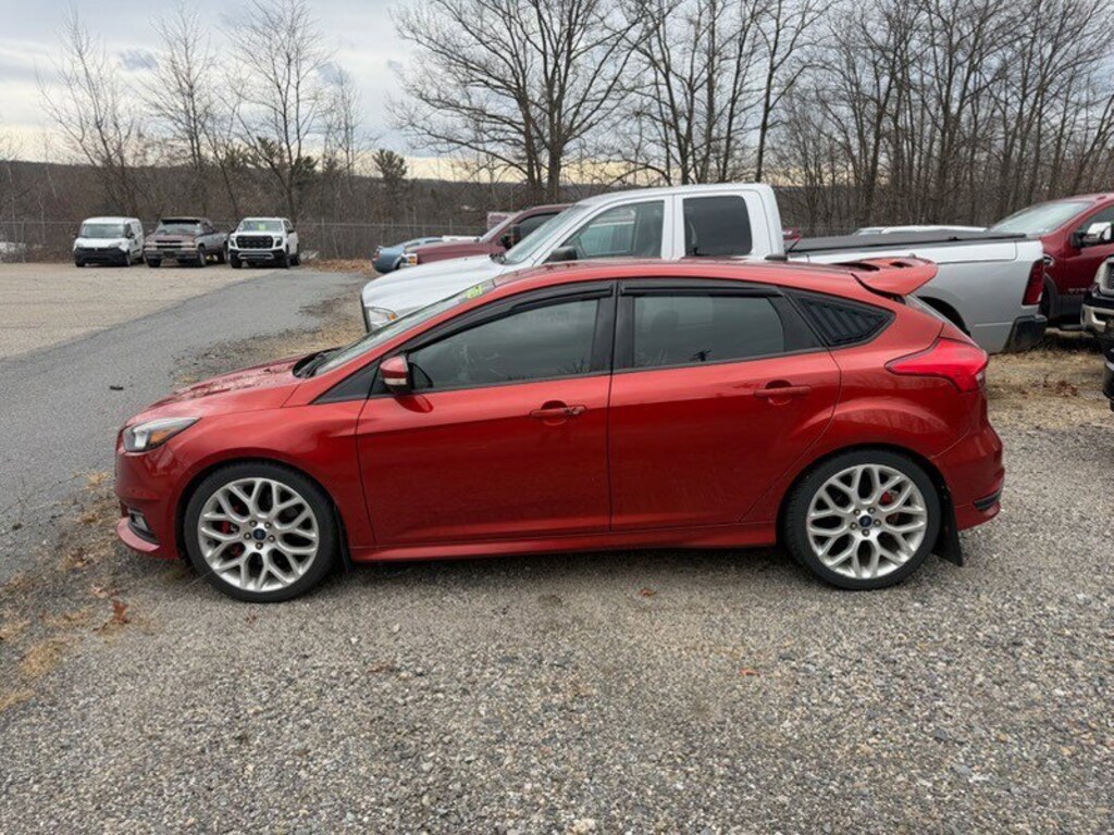 Used 2018 Ford Focus ST Base Hatchback