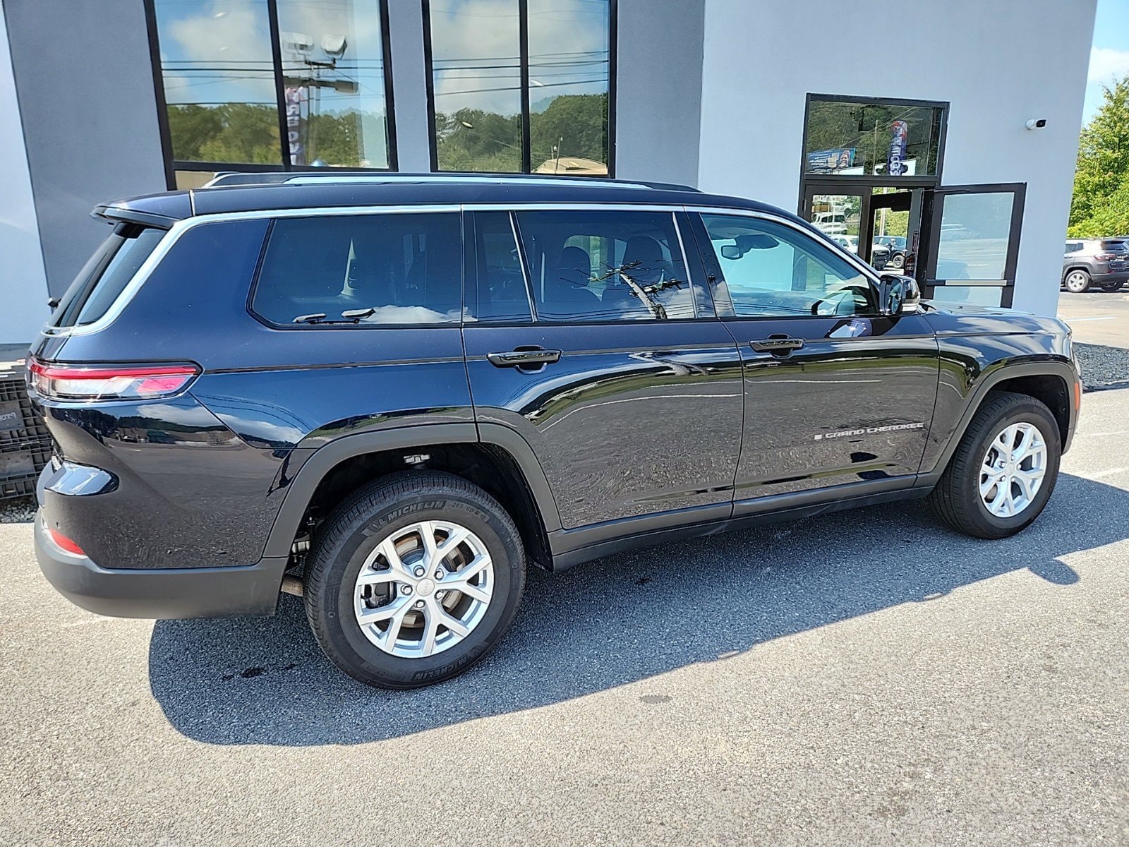 Used 2024 Jeep Grand Cherokee L Limited with VIN 1C4RJKBG8R8919947 for sale in Hazle Township, PA