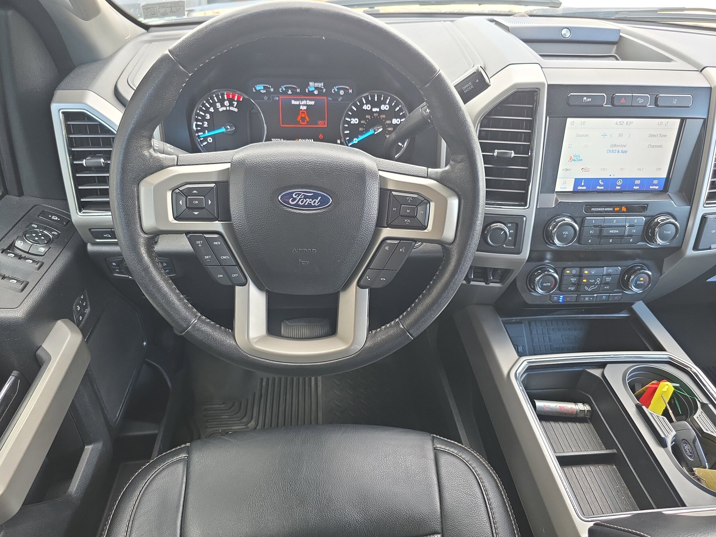 2020 Ford F-350 Lariat photo 2