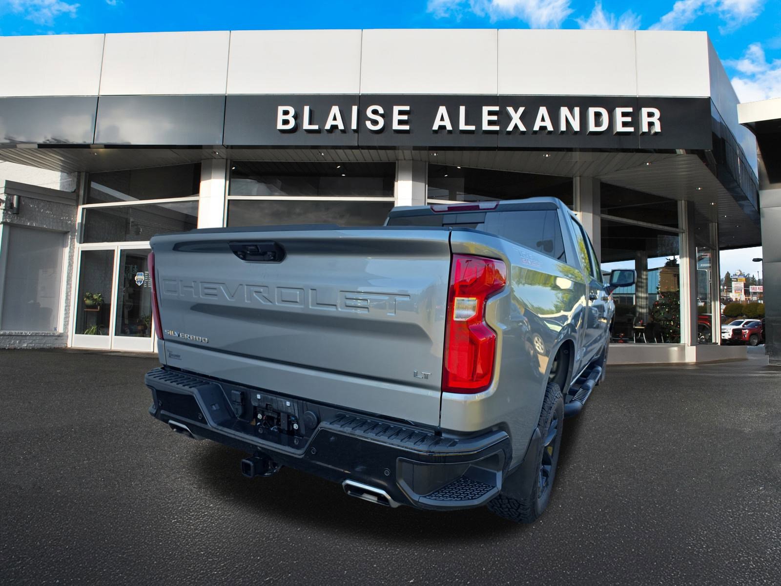 2023 Chevrolet Silverado 1500 LT Trail Boss photo 3