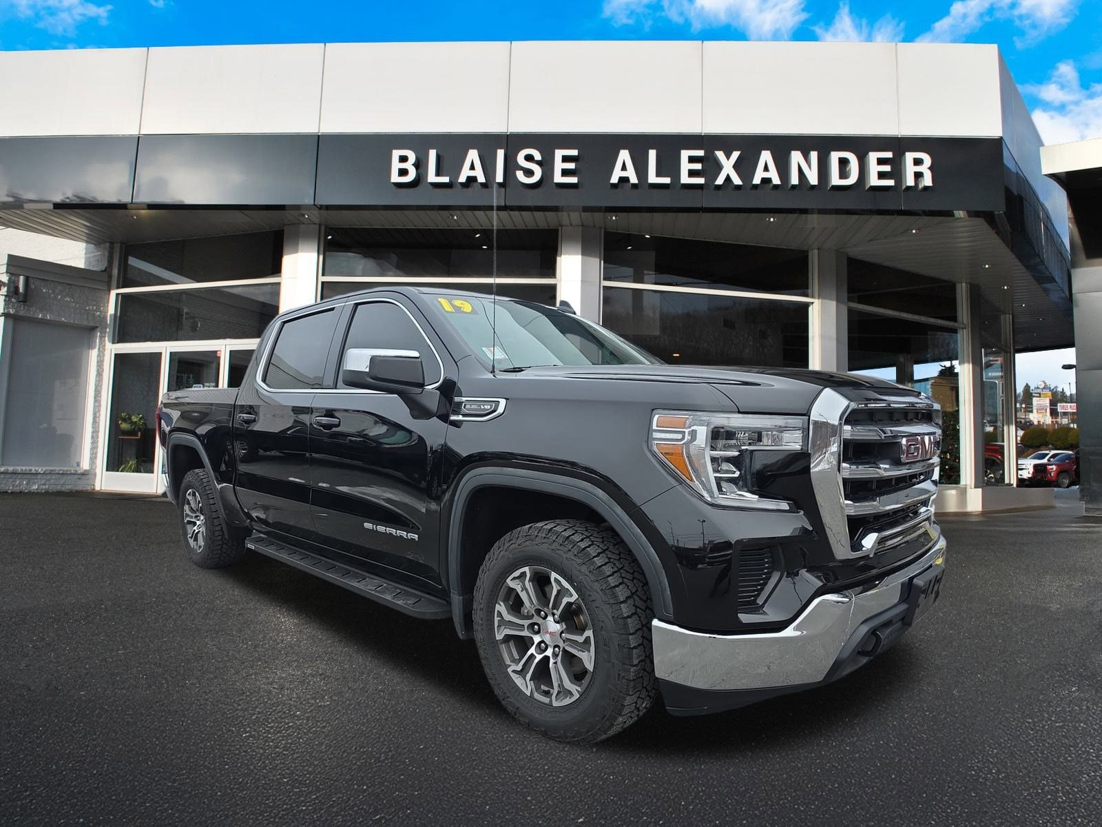 2019 GMC Sierra 1500 SLE's photo