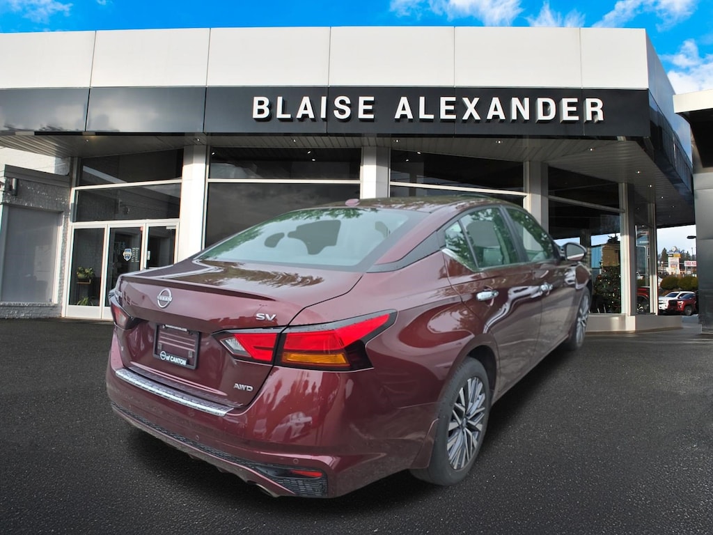 Used 2023 Nissan Altima 2.5 SV Sedan